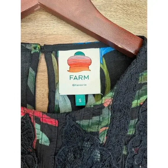 The FARM Rio Blouse Top Womens Small Black Floral Midnight Macaw Fiesta Lace NWT